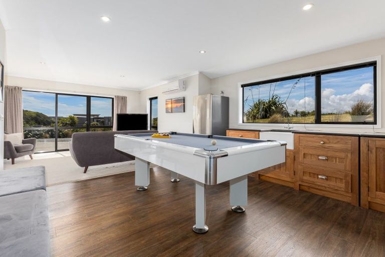 Photo of property in 37 Pingao Lane, Peka Peka, Waikanae, 5391