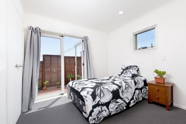 Photo of property in 1/51 Henderson Valley Road, Henderson, Auckland, 0612