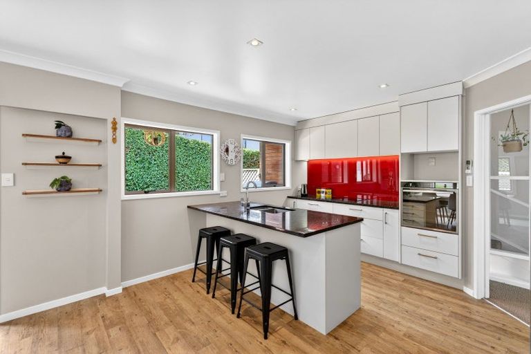 Photo of property in 11 Muritai Crescent, Havelock North, 4130