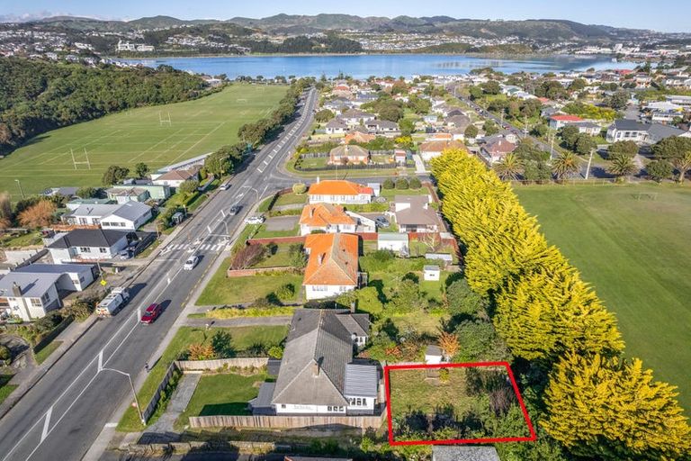Photo of property in 90a Main Road, Titahi Bay, Porirua, 5022