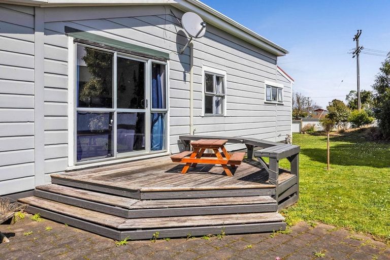 Photo of property in 6 Egmont Street, Normanby, Hawera, 4614