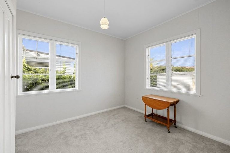 Photo of property in 8 Cornwall Street, Brooklands, New Plymouth, 4310