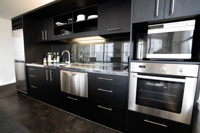 Photo of property in 5c/123 Molesworth Street, Thorndon, Wellington, 6011