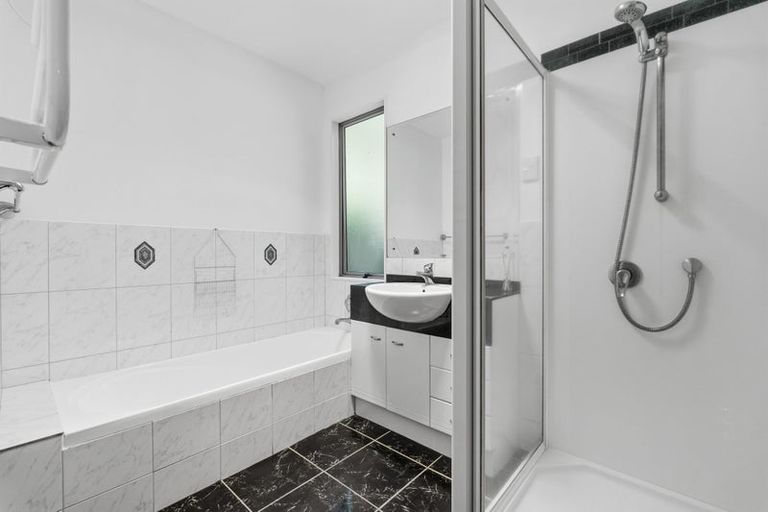 Photo of property in 41a Palliser Lane, Browns Bay, Auckland, 0632