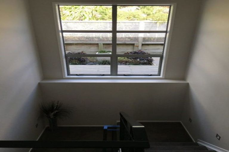 Photo of property in 28 Oakwood Grove, Eastern Beach, Auckland, 2012