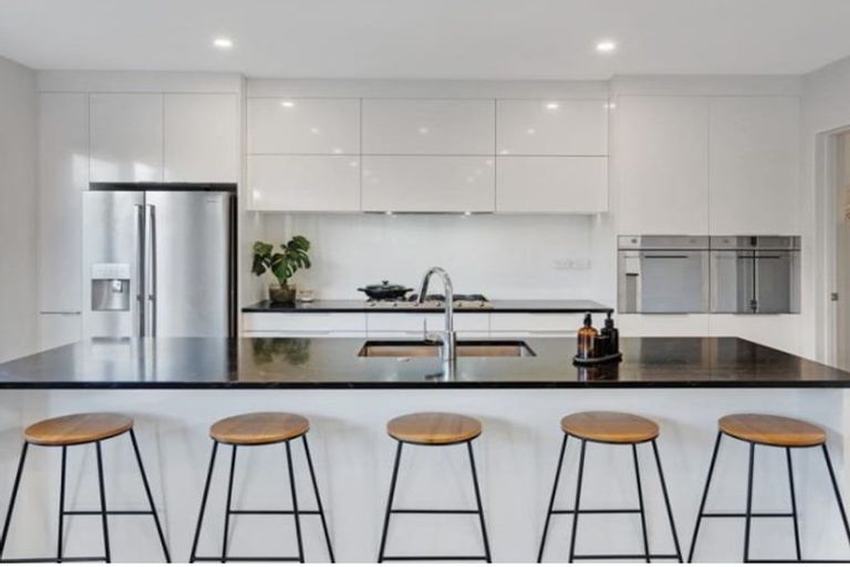 Photo of property in 26 Papa Orchard Drive, Kumeu, 0810