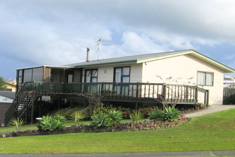 Photo of property in 33 Tamatea Drive, Snells Beach, 0920