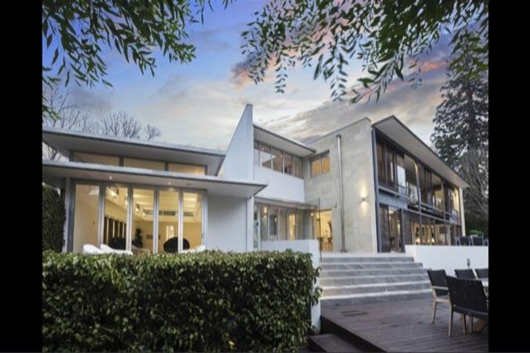 Photo of property in 8 Saint Barnabas Lane, Fendalton, Christchurch, 8052