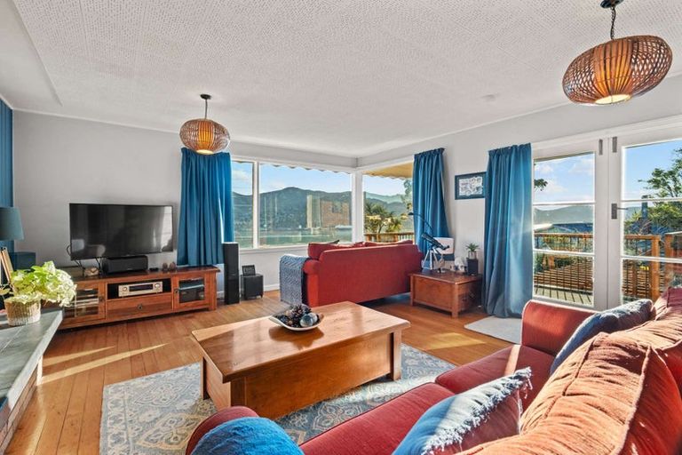Photo of property in 33 Ranui Crescent, Diamond Harbour, Lyttelton, 8971