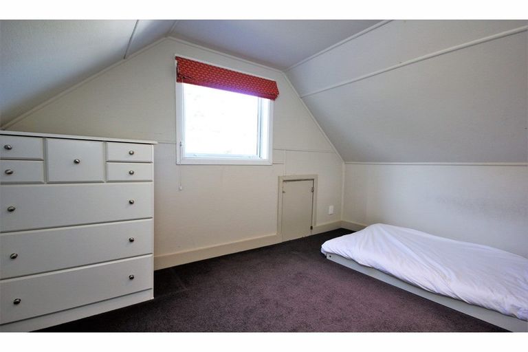 Photo of property in 72 Oxford Street, Lyttelton, 8082