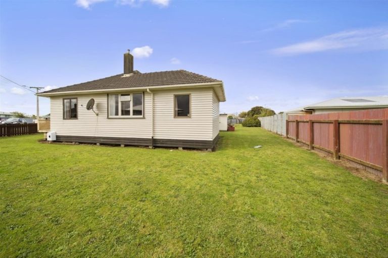 Photo of property in 3 Sutton Place, Hawera, 4610