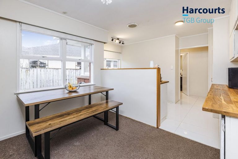 Photo of property in 2/55 Orams Road, Hillpark, Auckland, 2102