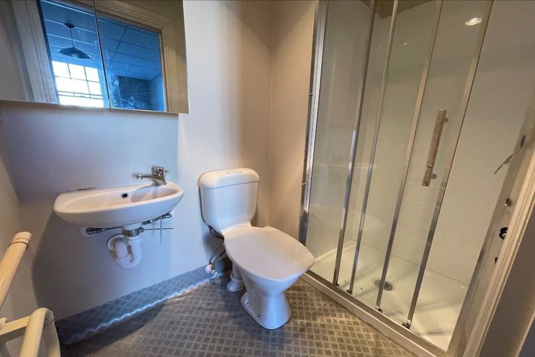 Photo of property in 5 Anzac Avenue, Dunedin Central, Dunedin, 9016