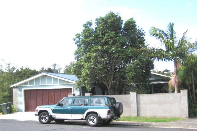 Photo of property in 36 Le Roy Terrace, Birkenhead, Auckland, 0626