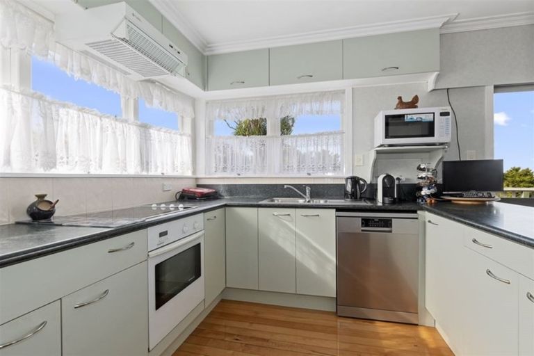 Photo of property in 43 Memorial Drive, Parahaki, Whangarei, 0112