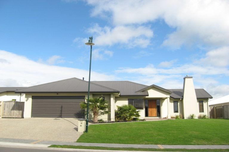 Photo of property in 18 Fairview Place, Havelock North, 4130