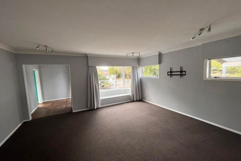 Photo of property in 1118 Fergusson Drive, Clouston Park, Upper Hutt, 5018