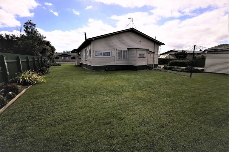 Photo of property in 3 Alexandra Street, Dannevirke, 4930