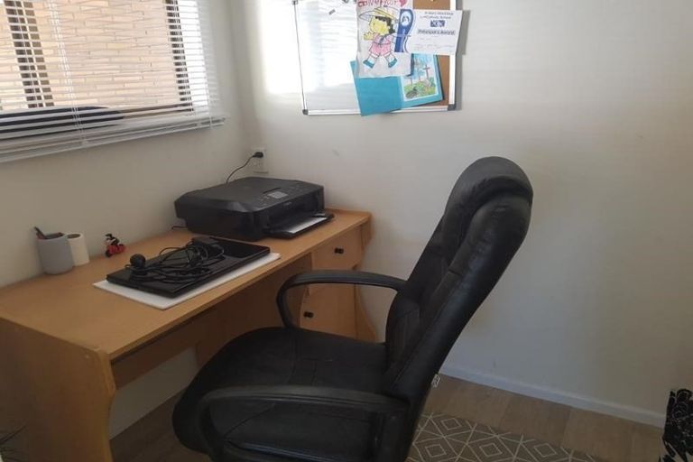 Photo of property in 10 Morrow Terrace, Pukekohe, 2120