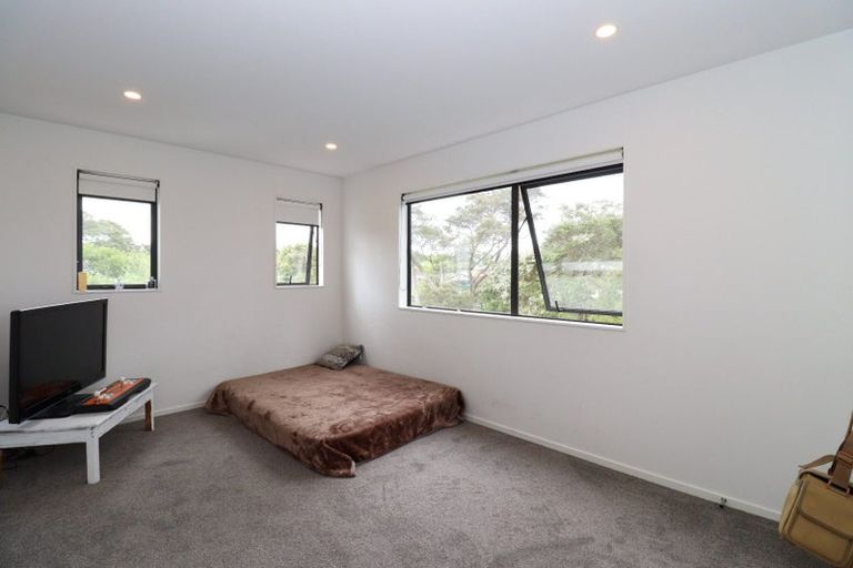 Photo of property in 39 Korokio Lane, Henderson, Auckland, 0612