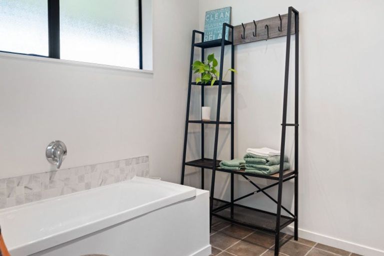 Photo of property in 2 Tavarnya Way, Patumahoe, Pukekohe, 2679