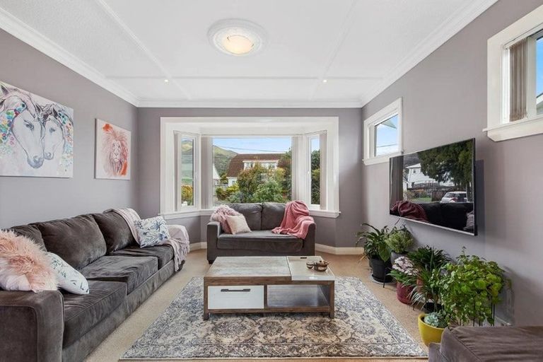 Photo of property in 8 Brasell Street, Fairfield, Lower Hutt, 5011