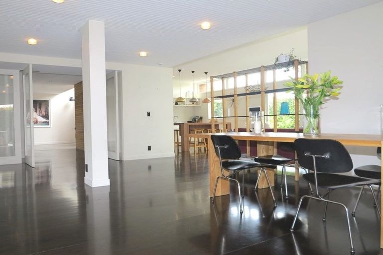 Photo of property in 51 Queen Street, Northcote Point, Auckland, 0627