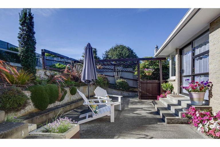 Photo of property in 16 Clyde Carr Crescent, Waimataitai, Timaru, 7910