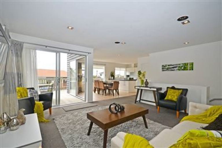 Photo of property in 3a Toru Street, Te Atatu Peninsula, Auckland, 0610