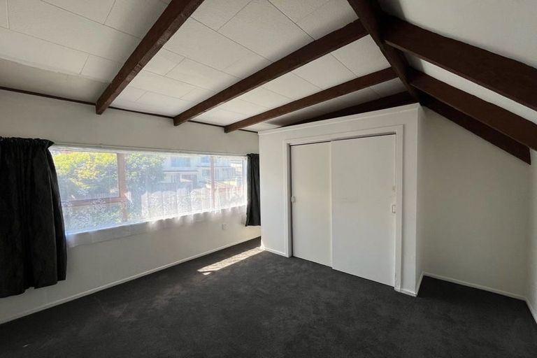 Photo of property in 2 Mervyn Place, Plimmerton, Porirua, 5026