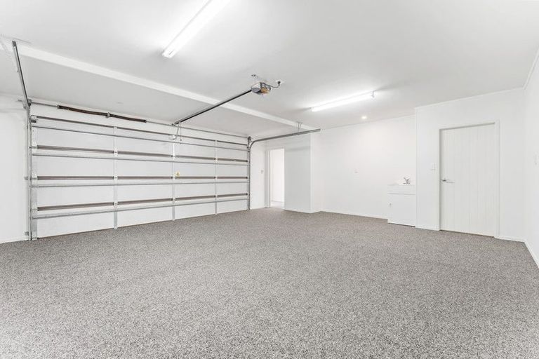 Photo of property in 52 D'oyly Drive, Stanmore Bay, Whangaparaoa, 0932