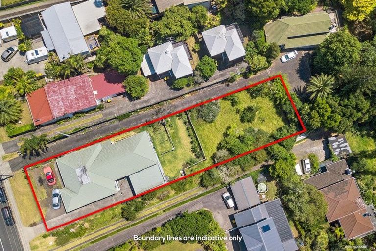 Photo of property in 76 Verran Road, Birkdale, Auckland, 0626