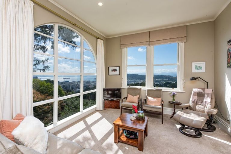 Photo of property in 74 Mortimer Terrace, Brooklyn, Wellington, 6021