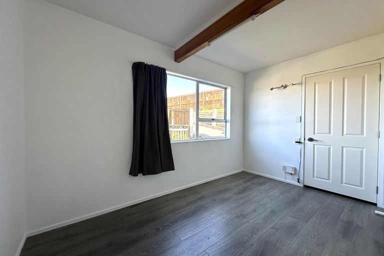 Photo of property in 195 West Harbour Drive, West Harbour, Auckland, 0618