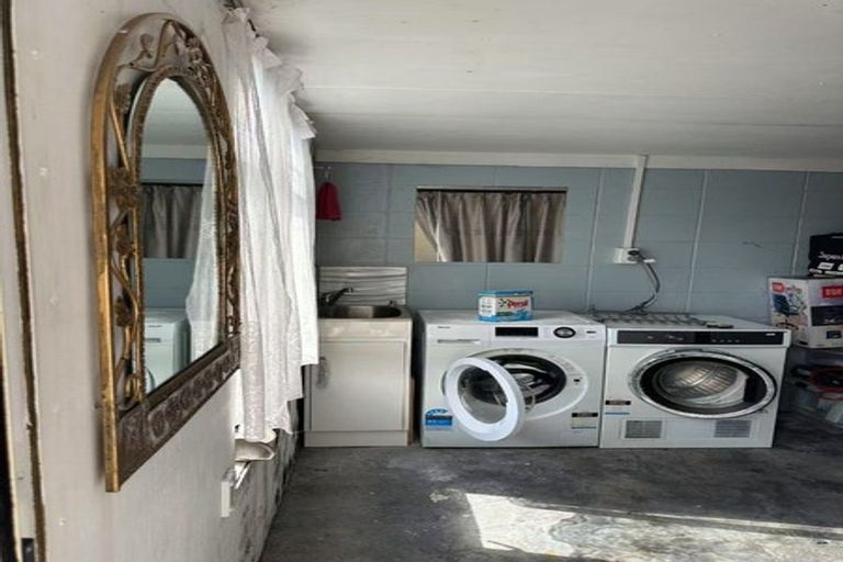 Photo of property in 10 Kereru Street, Henderson, Auckland, 0612