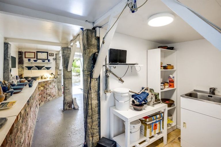 Photo of property in 6 Cameron Road, Bluff Hill, Napier, 4110