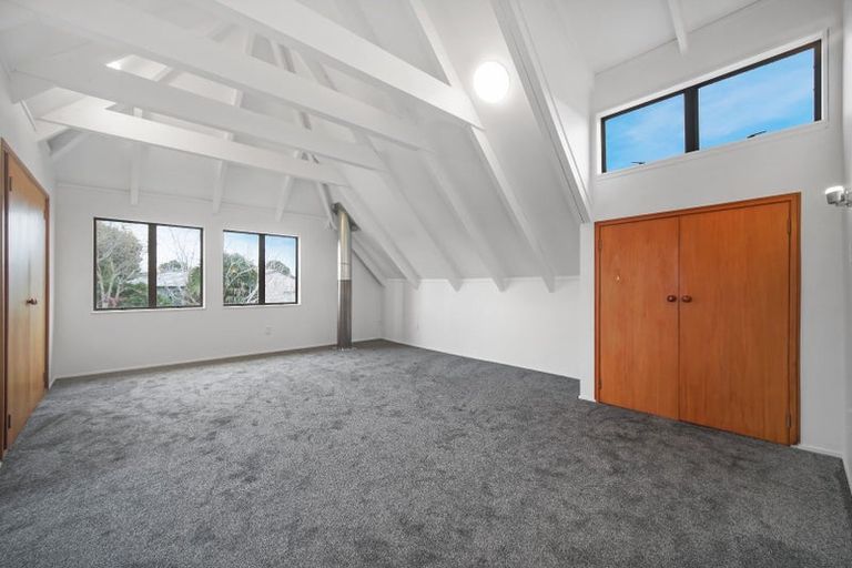 Photo of property in 17 Justamere Place, Weymouth, Auckland, 2103