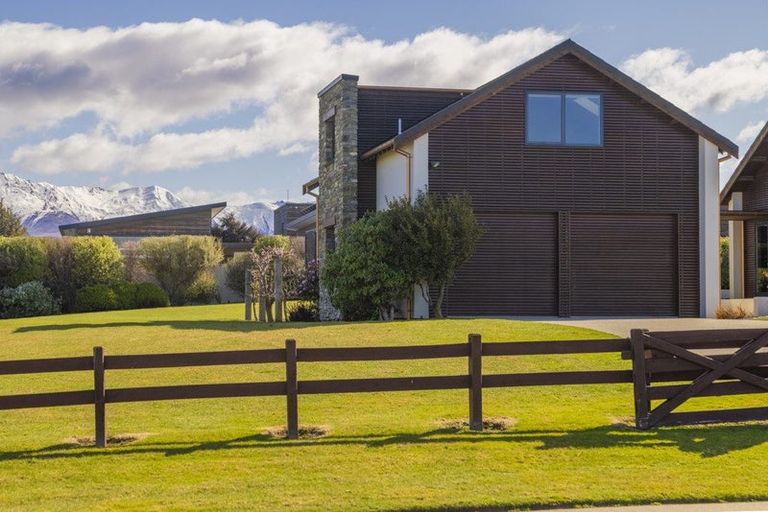 Photo of property in 1 Mount Gold Place, Wanaka, 9305