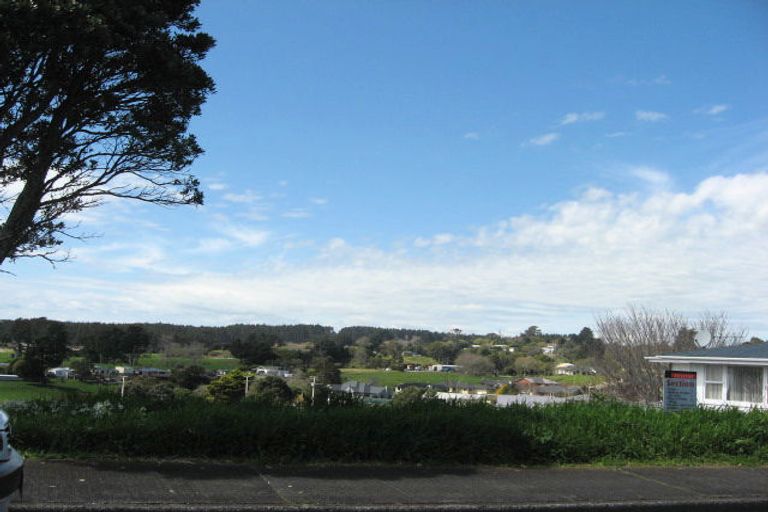 Photo of property in 8a Hillcrest Street, Glen Avon, New Plymouth, 4312