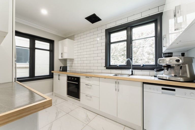 Photo of property in 2a Watson Street, Green Island, Dunedin, 9018