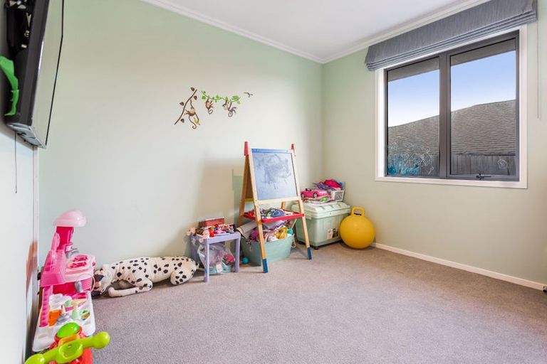 Photo of property in 1 Reserva Crescent, Kumeu, 0810