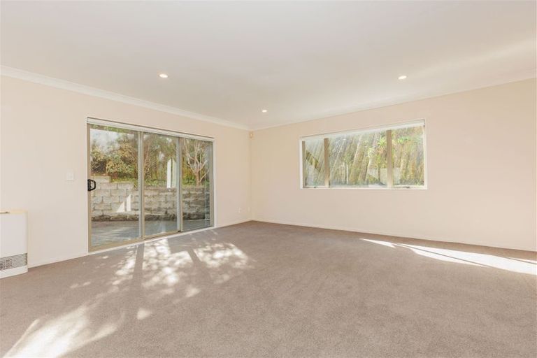 Photo of property in 14 Gifford Grove, Churton Park, Wellington, 6037