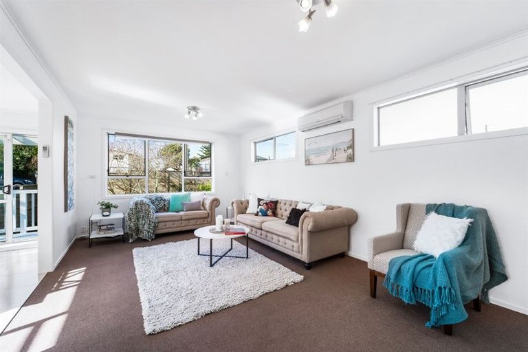 Photo of property in 45 Shakespear Road, Army Bay, Whangaparaoa, 0930