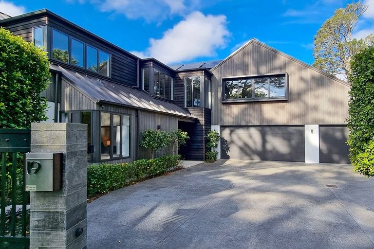 Photo of property in 19 Kingfisher Grove, Greenhithe, Auckland, 0632