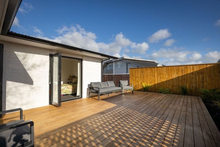 Photo of property in 1/7 Brierley Place, Marfell, New Plymouth, 4310