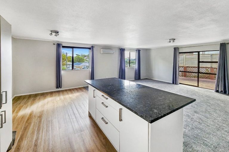 Photo of property in 154 Sievers Grove, Cannons Creek, Porirua, 5024