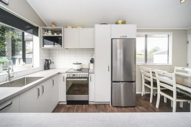 Photo of property in 6 Mercury Street, Milson, Palmerston North, 4414