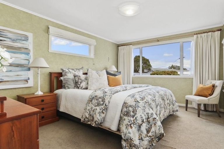 Photo of property in 12 Ross Avenue, Glenfield, Auckland, 0629