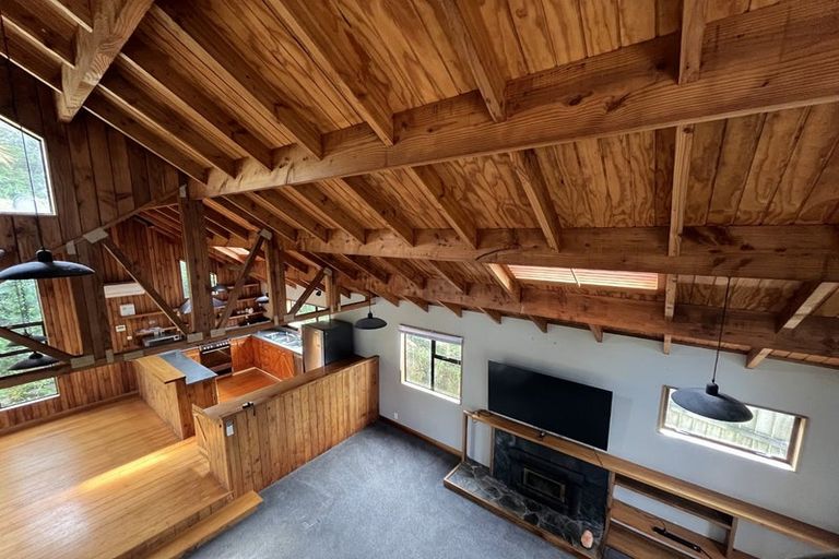 Photo of property in 11 Richmond Hill, Glenside, Wellington, 6037