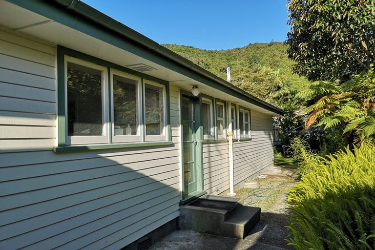 Photo of property in 44a Norton Park Avenue, Fairfield, Lower Hutt, 5011